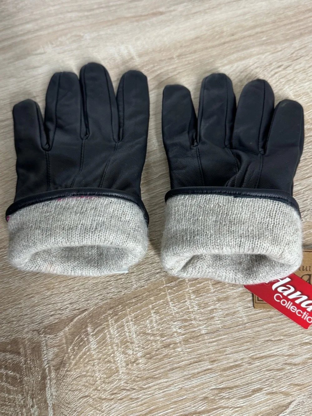 Ladies Size M/L Black Genuine Leather Lined Gloves